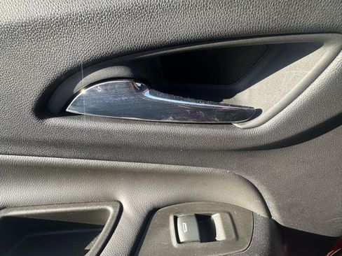 Used 2024 Chevrolet Equinox LT w/ LPO, Floor Liner Package image 38