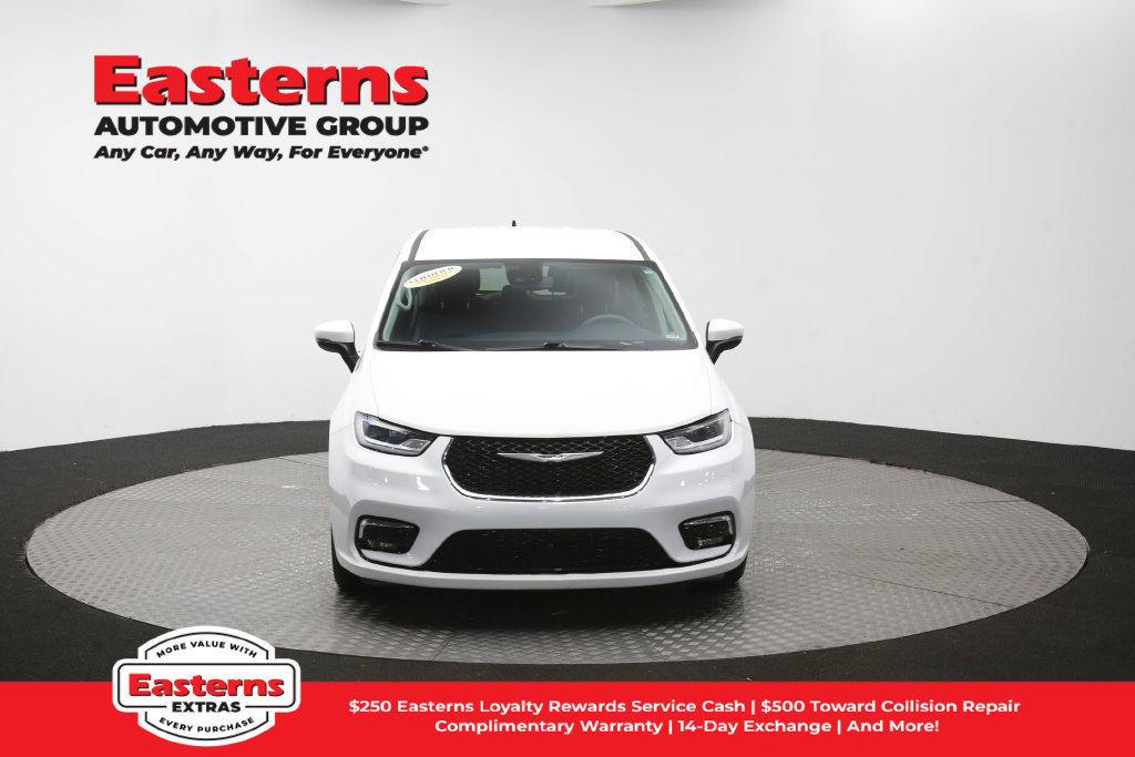 Used 2023 Chrysler Pacifica Touring-L FWD image 56