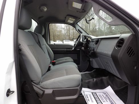 Used 2015 Ford F550 2WD Regular Cab Super Duty w/ Power Equipment Group image 31