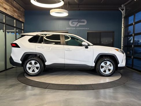 Used 2021 Toyota RAV4 XLE AWD/4WD image 2