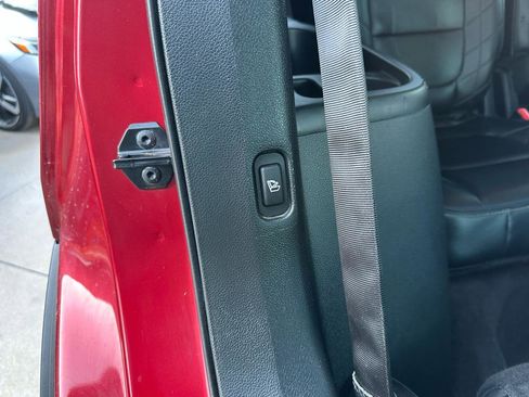 Used 2018 Ford Explorer Platinum AWD/4WD image 21