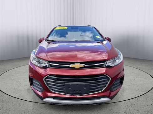 Used 2022 Chevrolet Trax LT w/ LT Convenience Package AWD/4WD image 21