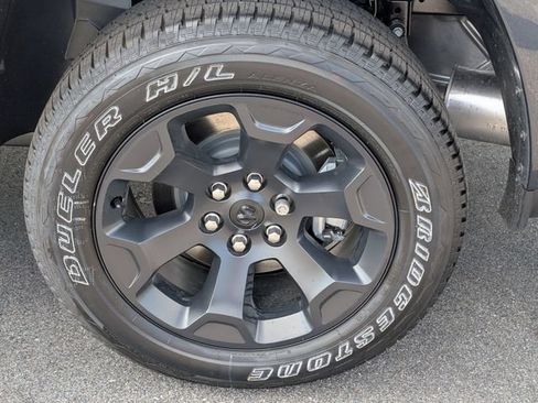 New 2026 RAM 1500 4x4 Crew Cab image 8