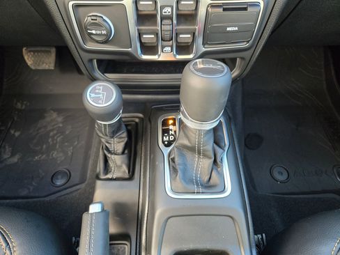 New 2026 Jeep Gladiator Sahara image 13