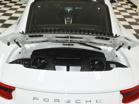 Used 2017 Porsche 911 Carrera image 11