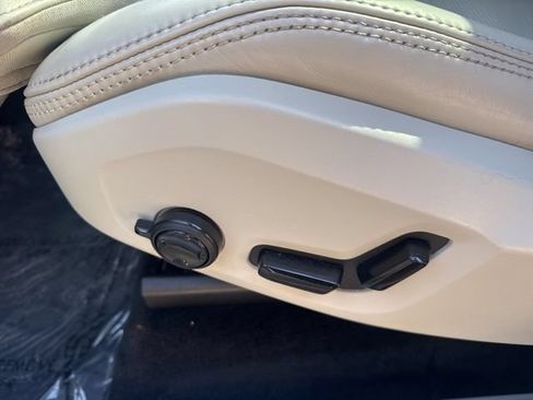 Used 2023 Volvo XC90 B6 Ultimate w/ Protection Package Premier AWD/4WD image 16