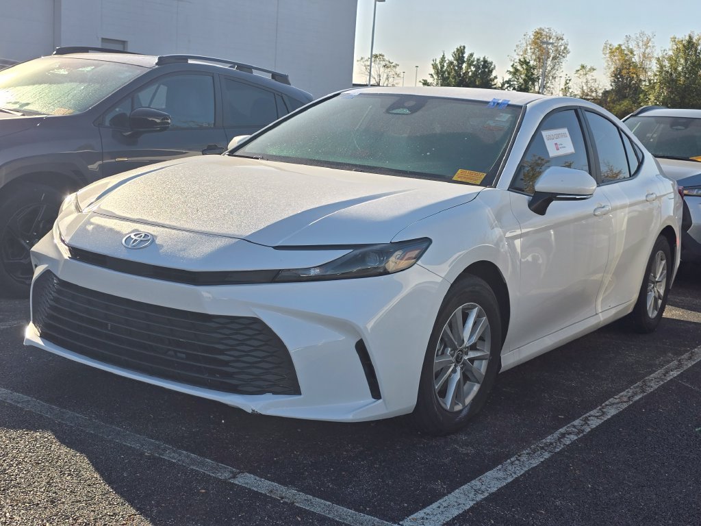 Used 2025 Toyota Camry LE FWD image 4
