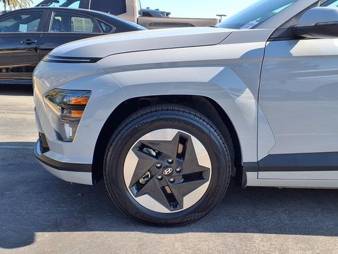 Used 2025 Hyundai Kona SEL FWD image 15