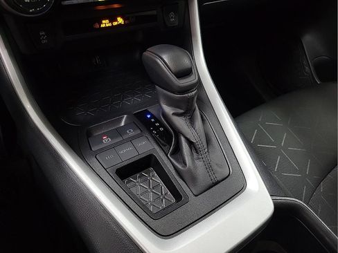 Certified 2025 Toyota RAV4 XLE FWD image 19