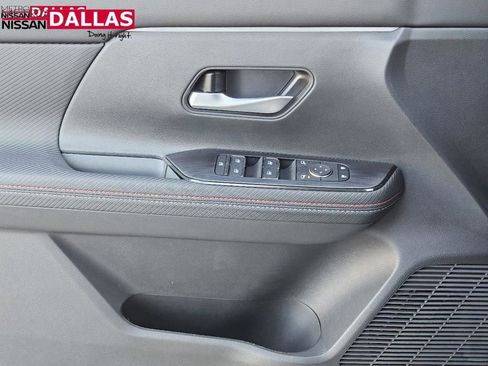 New 2025 Nissan Kicks SR image 19