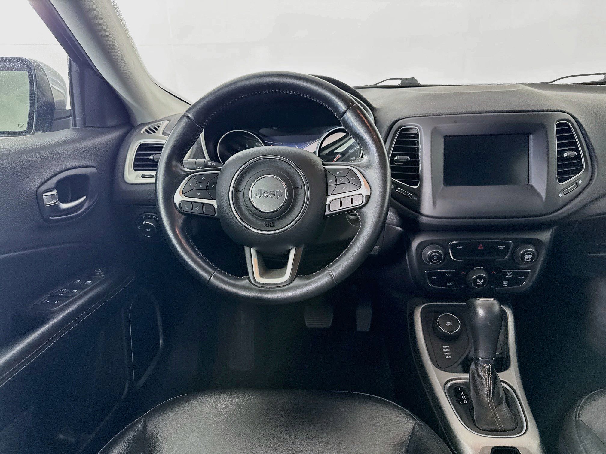 Used 2018 Jeep Compass Latitude w/ Popular Equipment Group AWD/4WD image 21