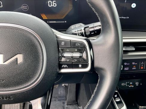 Used 2024 Kia Sorento S image 16