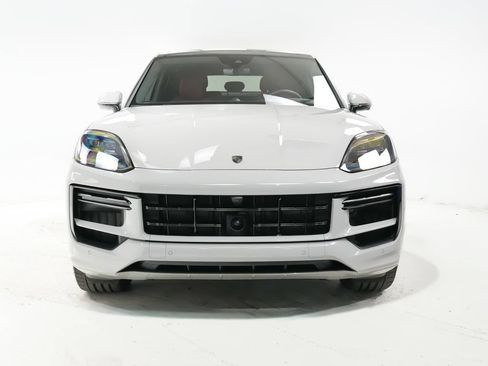 Used 2025 Porsche Cayenne Turbo AWD/4WD image 7