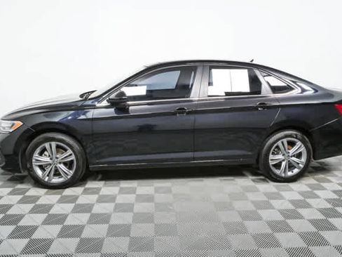Used 2024 Volkswagen Jetta SE w/ Panoramic Sunroof Package FWD image 33