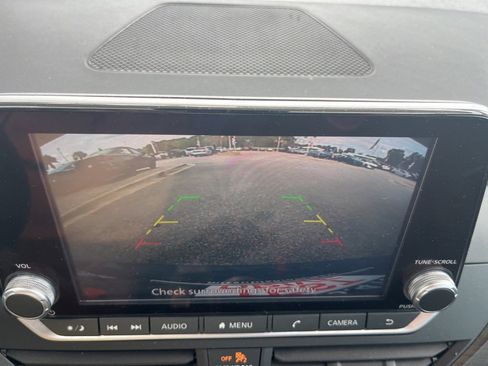 Used 2024 Nissan Altima 2.5 SV image 13