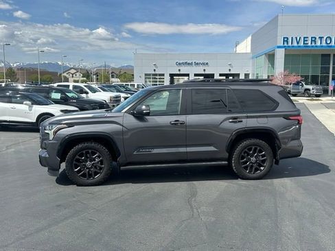 Used 2024 Toyota Sequoia Platinum AWD/4WD image 20