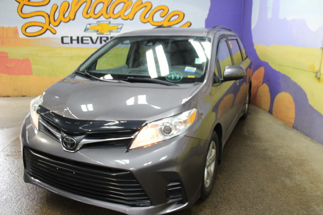 Used 2019 Toyota Sienna LE FWD image 4