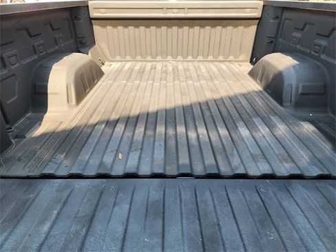 Used 2023 Chevrolet Silverado 1500 Custom image 32