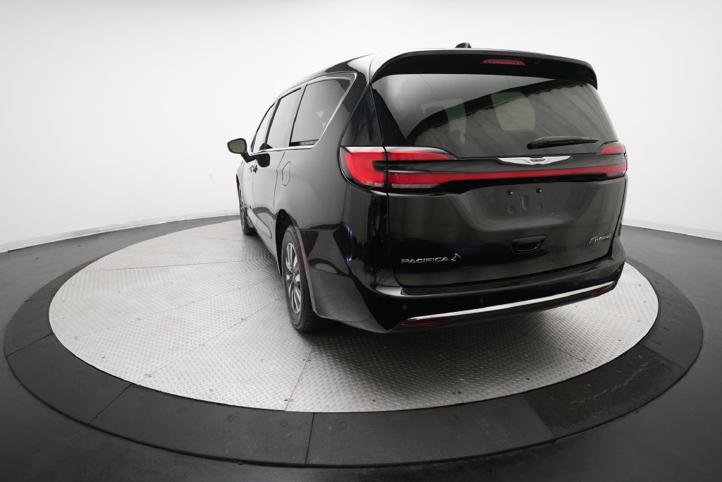 Used 2024 Chrysler Pacifica Limited FWD image 33