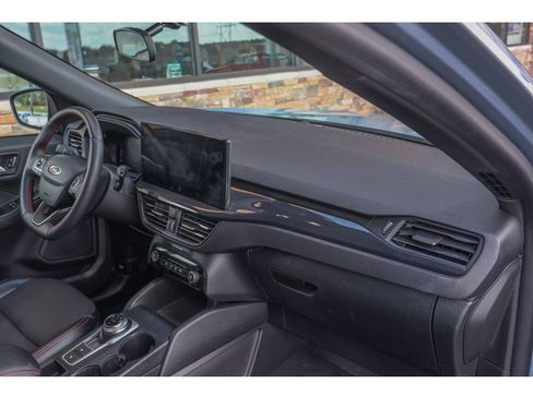 Used 2023 Ford Escape ST-Line w/ Tech Pack #1 AWD/4WD image 13