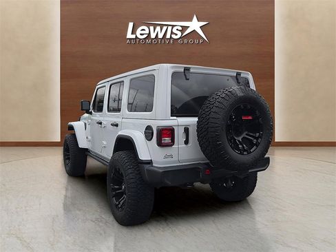 Used 2022 Jeep Wrangler Unlimited Sahara w/ Cold Weather Group image 3