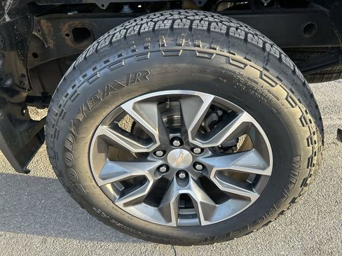 Used 2023 Chevrolet Silverado 1500 LT image 10