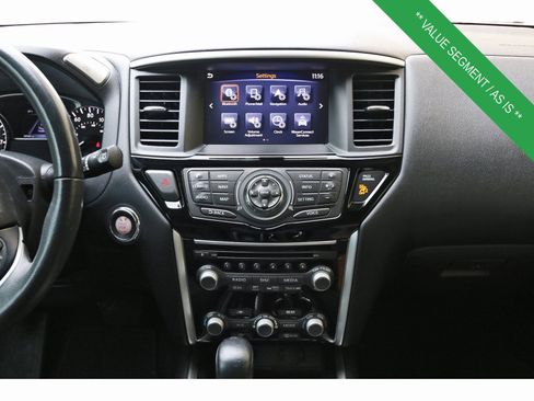 Used 2017 Nissan Pathfinder SV w/ SV Tech Package image 26