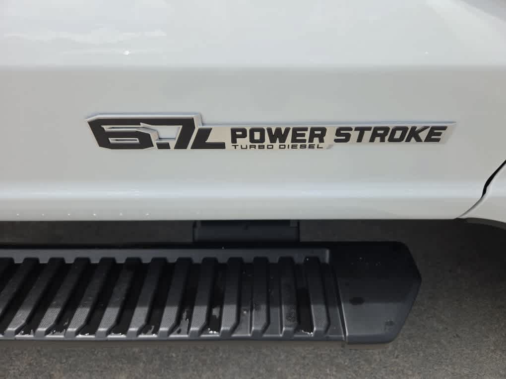 New 2025 Ford F350 XL w/ XL Chrome Package AWD/4WD image 4