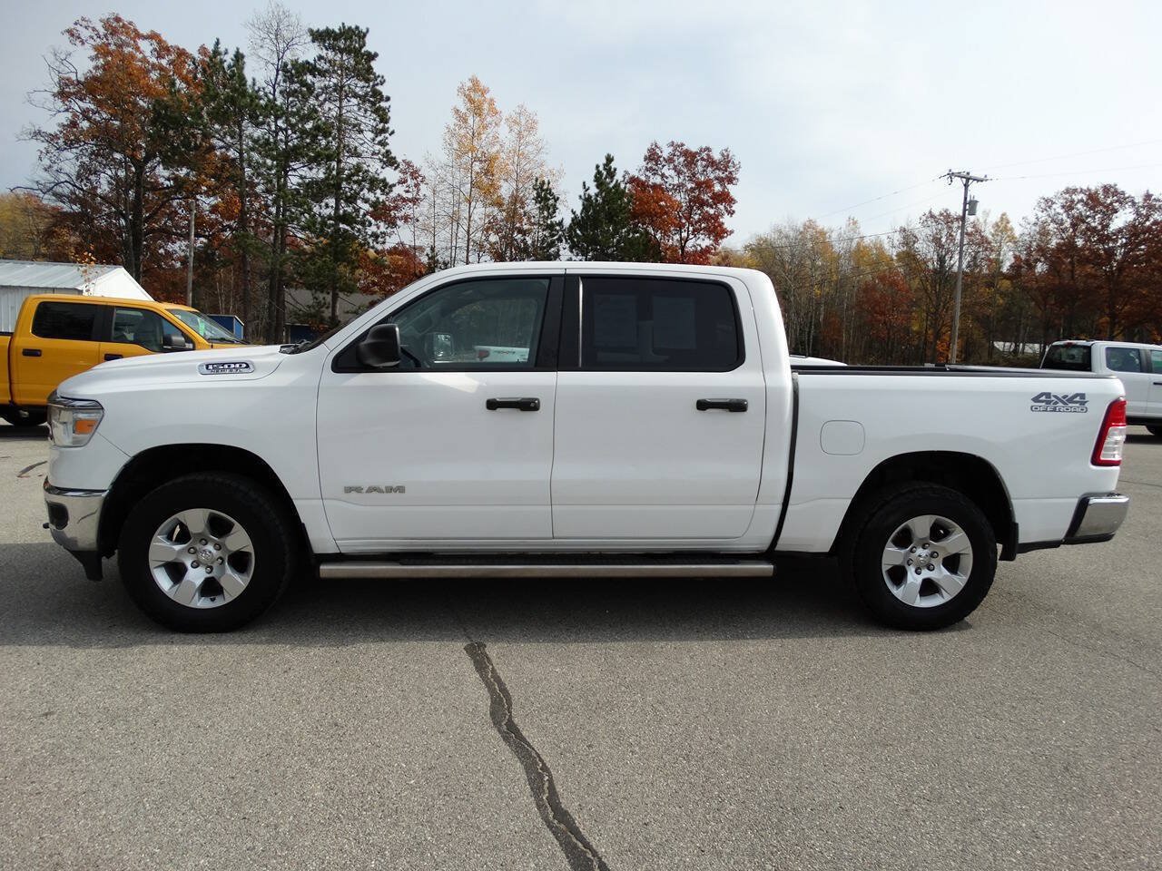Used 2019 RAM 1500 4x4 Crew Cab Tradesman w/ SXT Appearance Group image 5