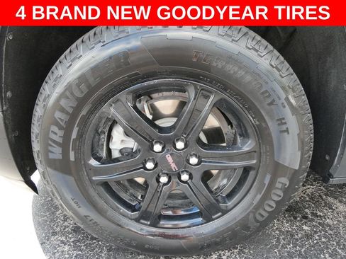 Used 2023 GMC Acadia AT4 w/ Technology Package AWD/4WD image 4