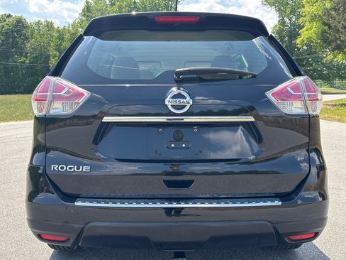 Used 2015 Nissan Rogue S FWD image 4