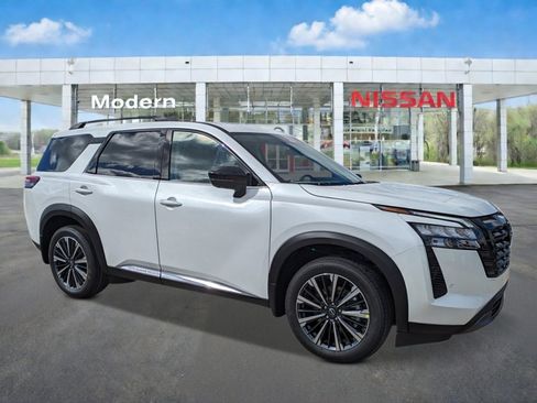 New 2026 Nissan Pathfinder Platinum FWD image 7