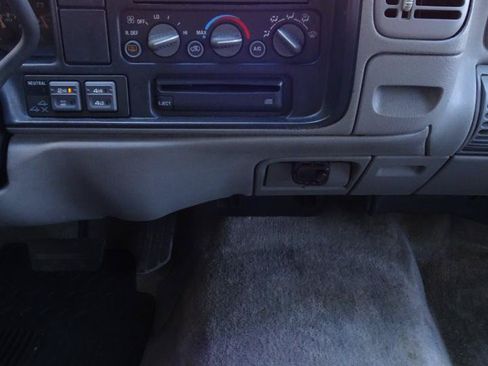 Used 1999 Chevrolet Tahoe 4WD 2-Door w/ Preferred Equipment Group image 16