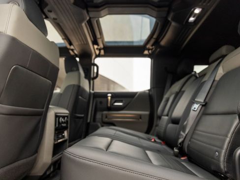 Used 2024 GMC Hummer EV 3X AWD/4WD image 44