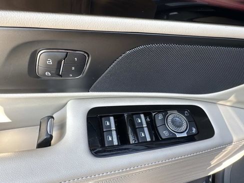 Certified 2025 Lincoln Nautilus Premier image 12