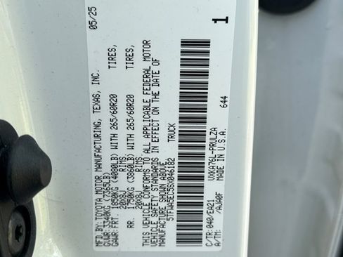 Used 2025 Toyota Tundra Limited AWD/4WD image 10