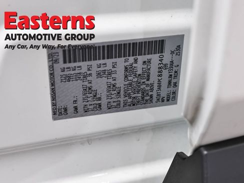 Used 2023 Nissan Rogue S AWD/4WD image 36
