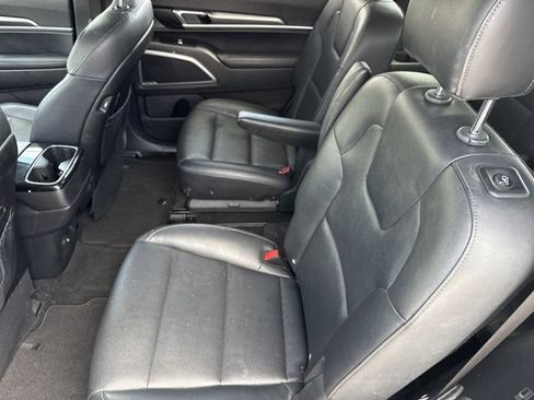 Used 2022 Kia Telluride S FWD image 15