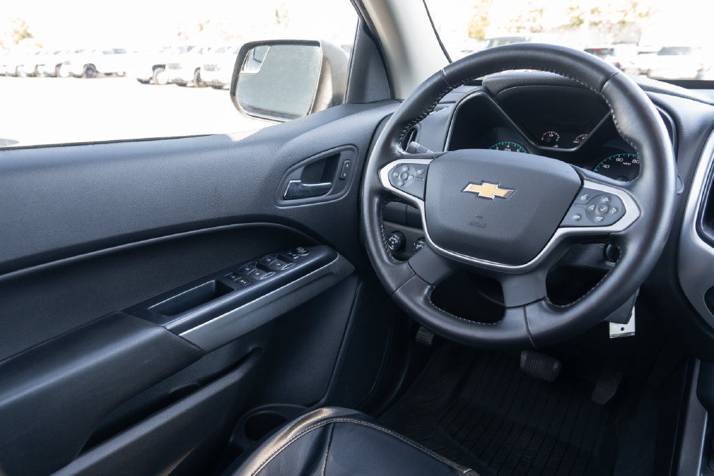 Used 2021 Chevrolet Colorado LT w/ Safety Package AWD/4WD image 11