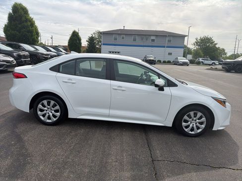 Used 2024 Toyota Corolla LE FWD image 6