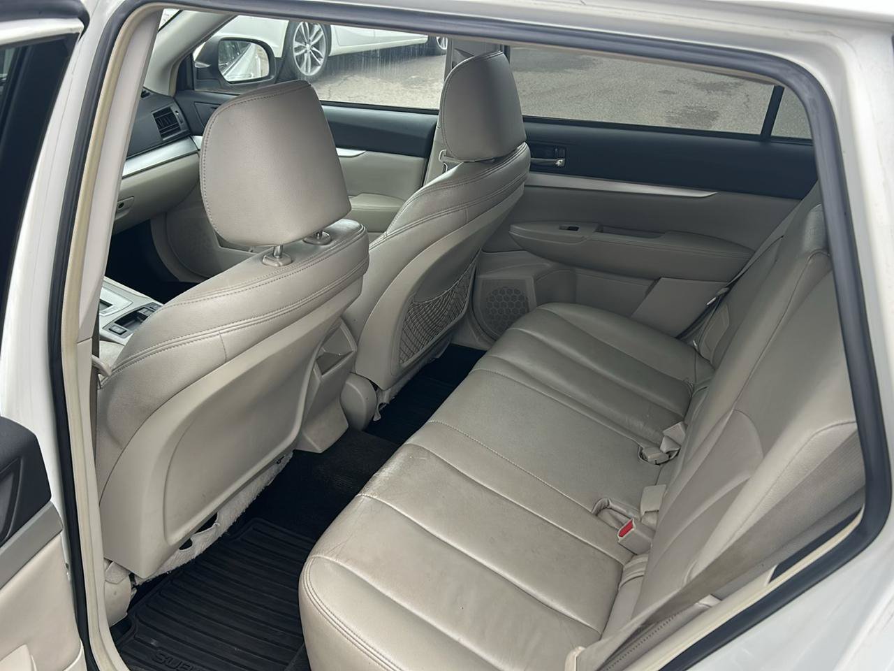 Used 2012 Subaru Outback 2.5i Premium AWD/4WD image 11