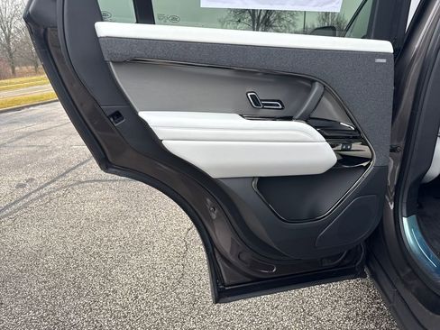 New 2026 Land Rover Range Rover Sport SE image 11