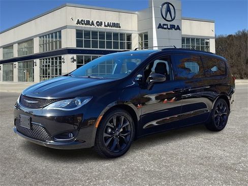 Used 2019 Chrysler Pacifica Touring Plus w/ S Appearance Package image 3