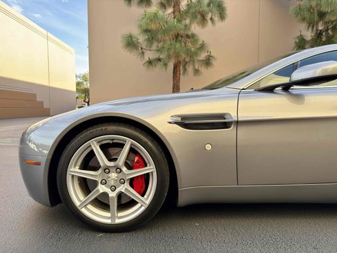 Used 2006 Aston Martin V8 Vantage Coupe image 26