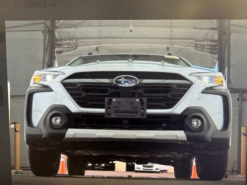 Used 2024 Subaru Outback Limited image 2