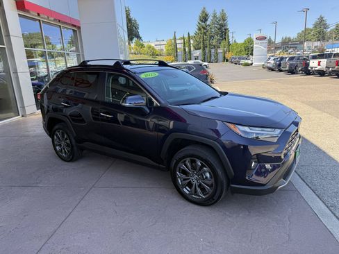 Used 2023 Toyota RAV4 Limited AWD/4WD image 7