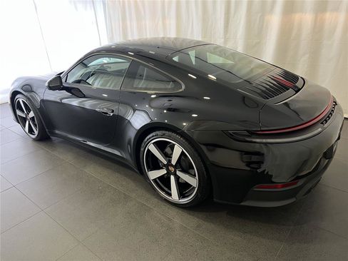 Certified 2025 Porsche 911 Carrera image 3