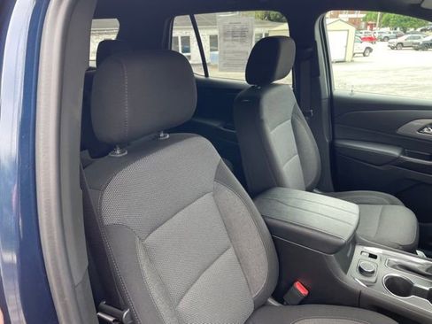 Used 2023 Chevrolet Traverse LT FWD image 34