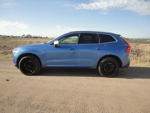 Used 2019 Volvo XC60 T8 R-Design w/ Advanced Package AWD/4WD image 2