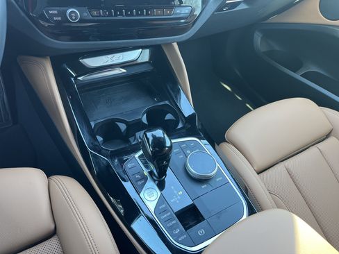 Used 2025 BMW X4 xDrive30i image 12